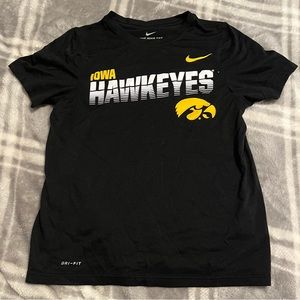 Nike Iowa Hawkeyes Size Medium Tshirt